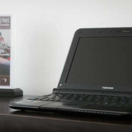 Hotel Portal De Milan 马尼萨莱斯 外观 照片