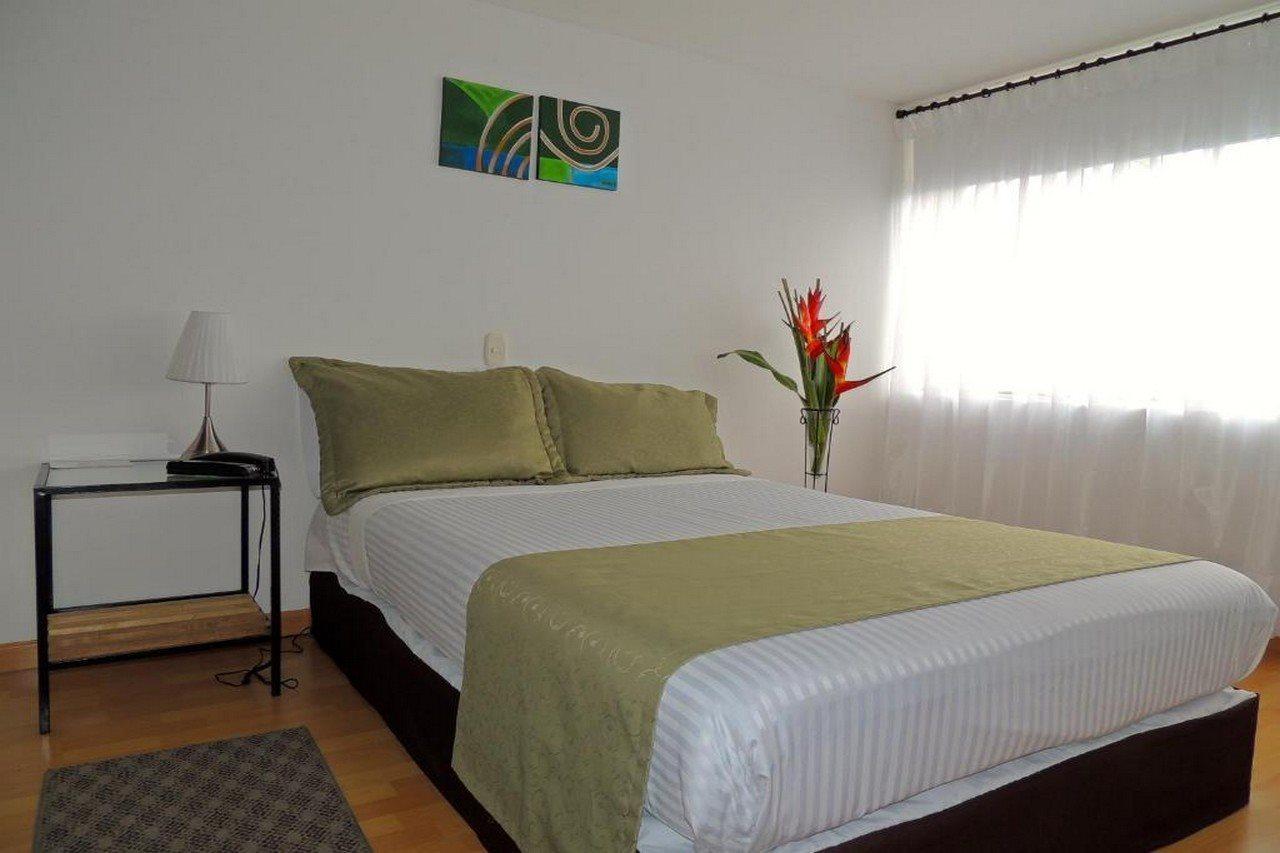 Hotel Portal De Milan 马尼萨莱斯 外观 照片