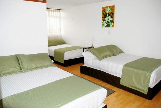 Hotel Portal De Milan 马尼萨莱斯 客房 照片