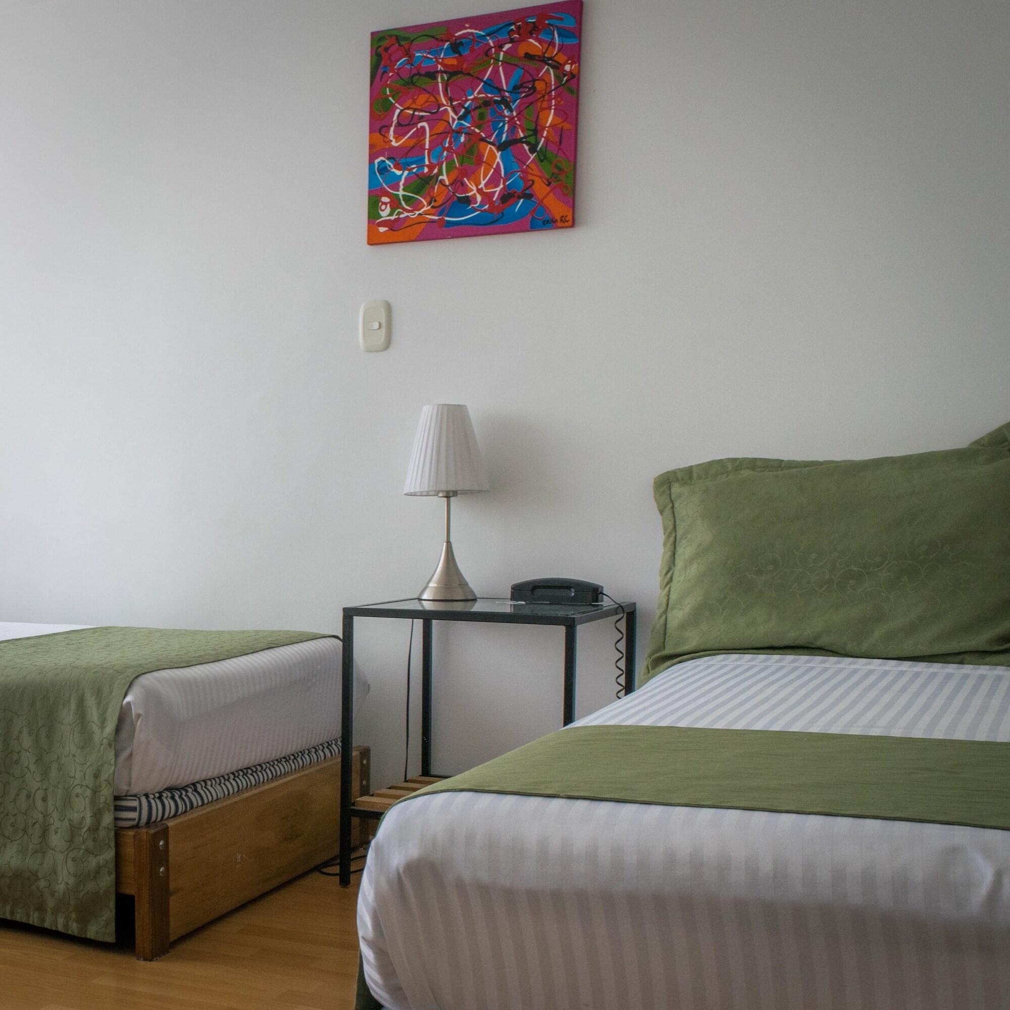 Hotel Portal De Milan 马尼萨莱斯 外观 照片