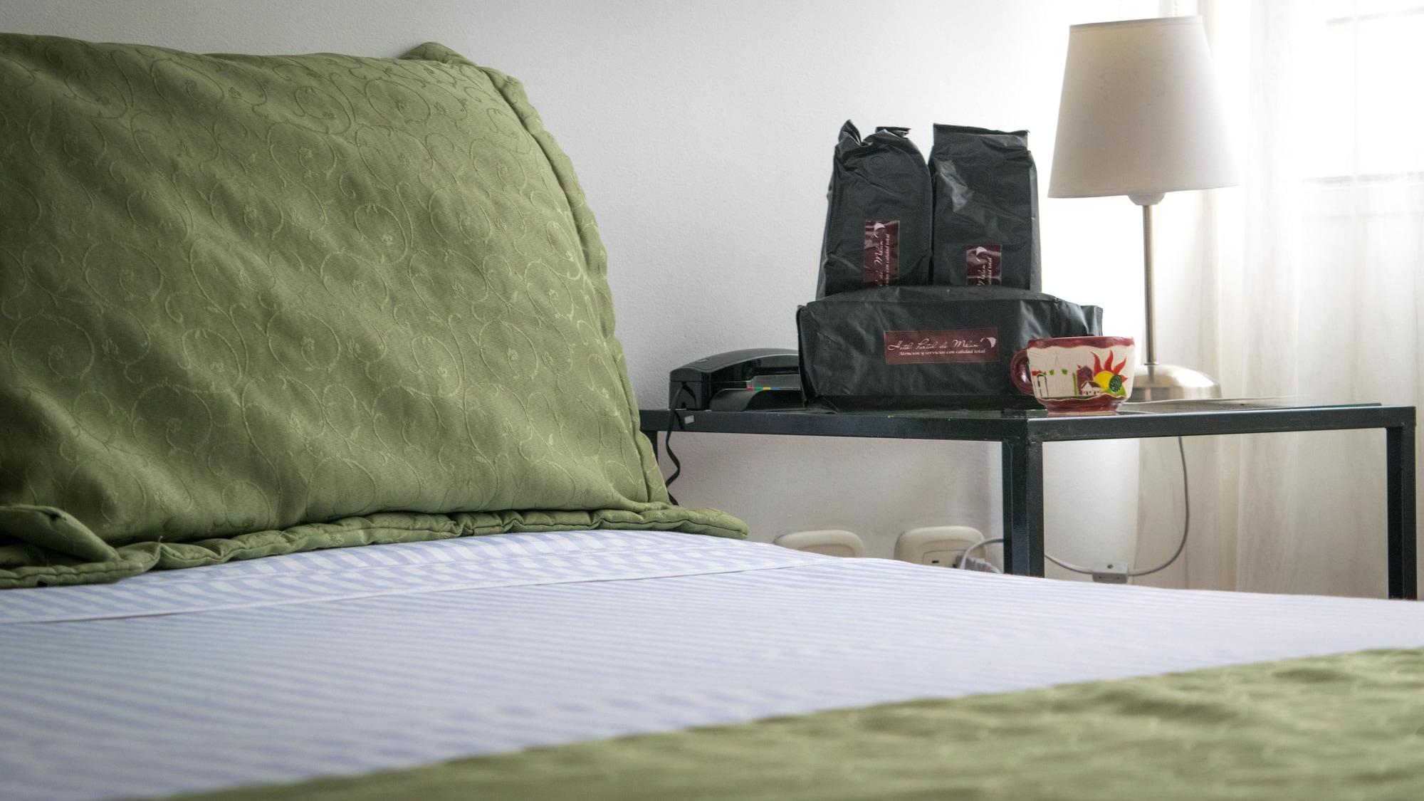 Hotel Portal De Milan 马尼萨莱斯 外观 照片