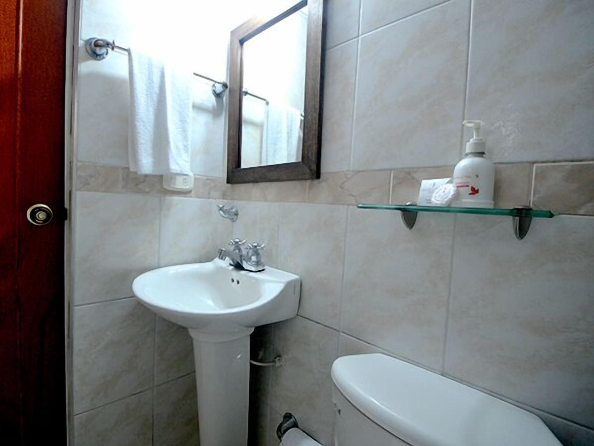 Hotel Portal De Milan 马尼萨莱斯 外观 照片